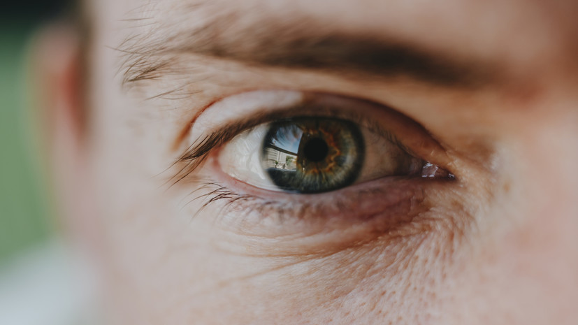 Психотерапевт Фомин: подёргивание века может быть связано с длительным стрессом