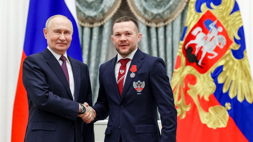 Путин вручил государственные награды Кремлёву, Яну и Гассиеву