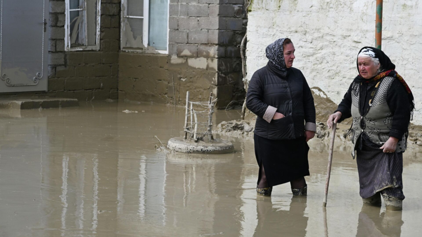МЧС: в Дагестане и Чечне все жилые дома и участки освободились от воды