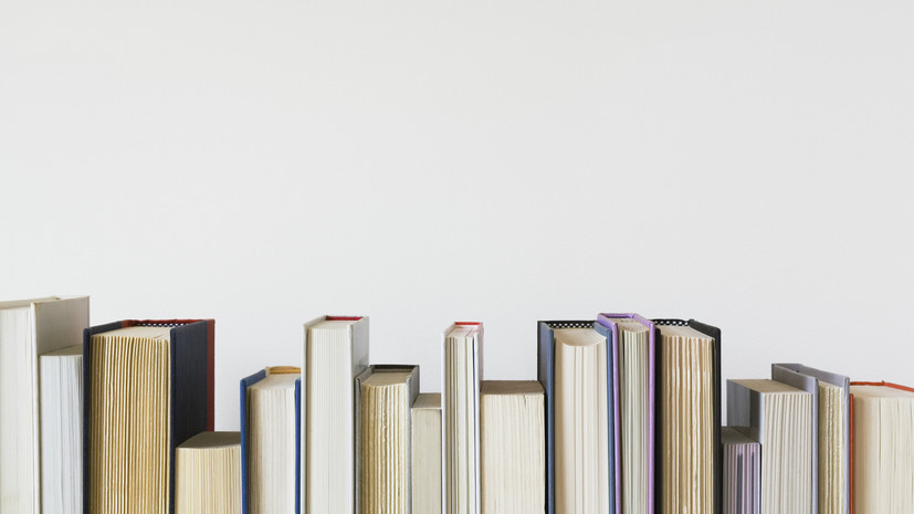 Директор премии «Большая книга» объяснила ошибкой публикацию длинного списка из 29 номинантов вместо 30