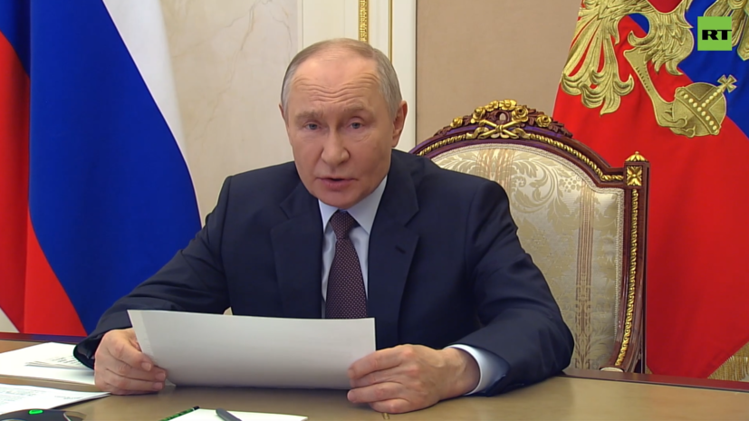 Путин проводит совещание с членами правительства