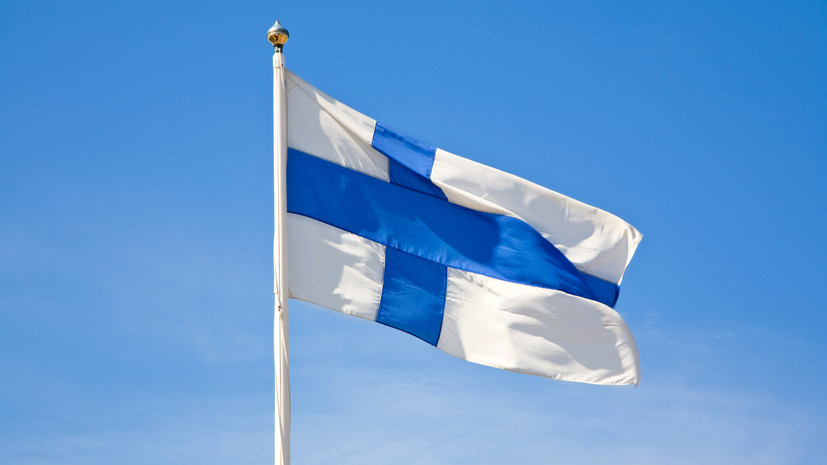 Iltalehti: жители Хельсинки заметили на деревьях непонятную материю