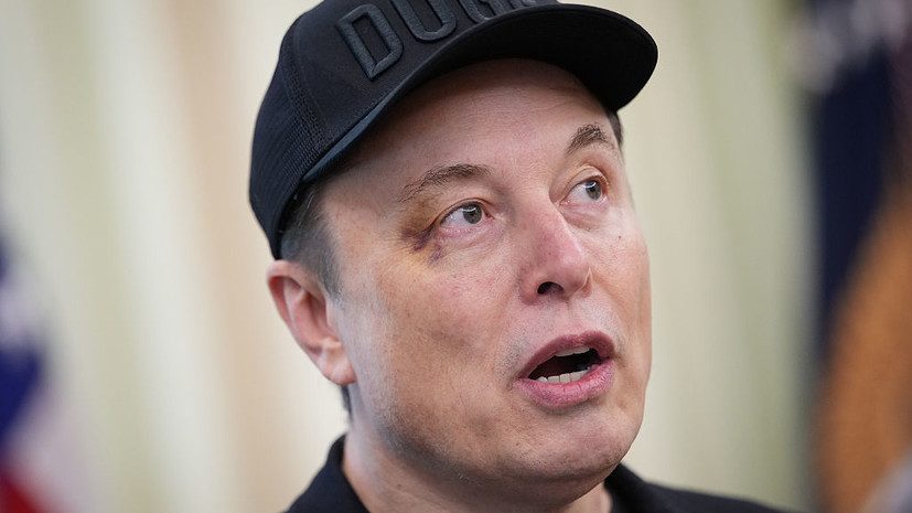 Маск заявил о начале производства роботизированных такси Cybercab от Tesla