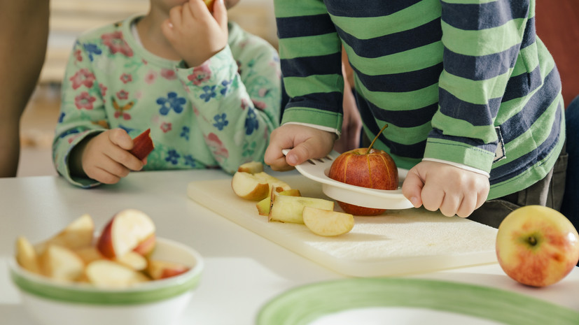 Психолог Нилова рассказала, как наладить питание ребёнка в детсаду