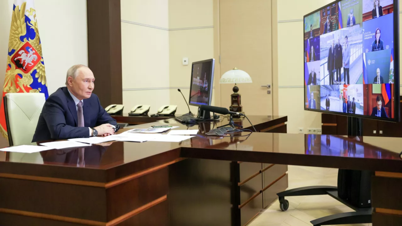 Путин обсудил с СБ меры по пресечению правонарушений и борьбу с преступностью