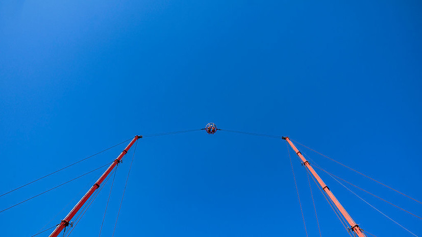 В Испании аттракцион-катапульта рухнул вниз, пострадали четыре человека