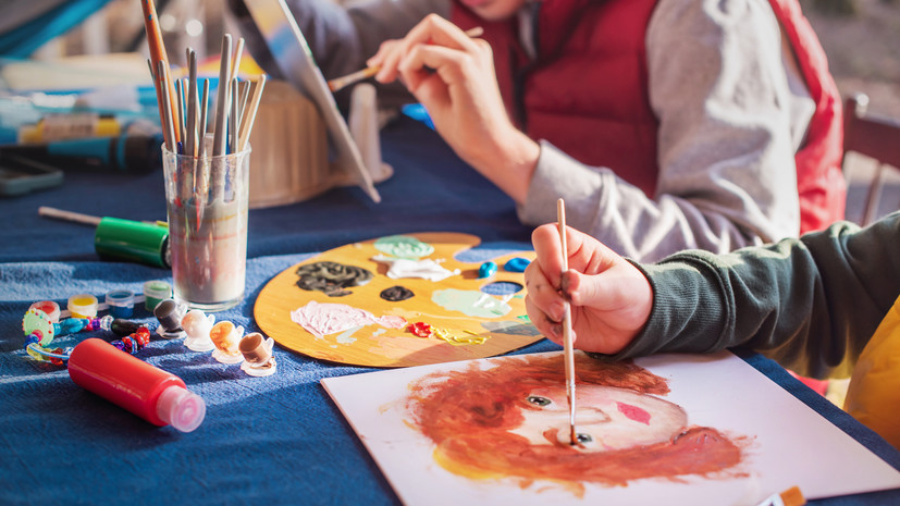 Единые учебники по музыке и ИЗО подготовят для школ в России к 2028 году