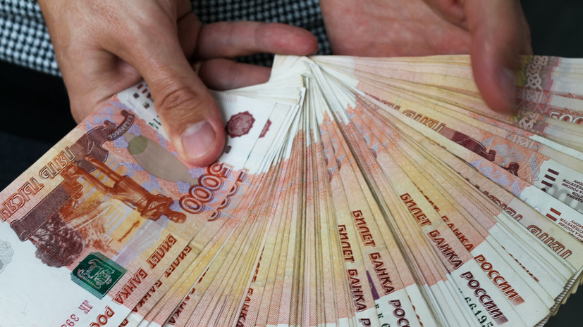 РИА Новости: средние зарплаты руководителей в России достигли 178 тысяч рублей