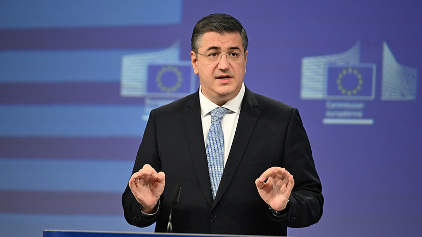 Еврокомиссар Цицикостас связал риски для поездок с ростом цен на энергоносители