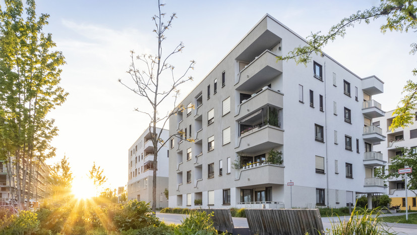 Юрист Бутовичев: застройщик может задержать срок сдачи дома на полгода и больше