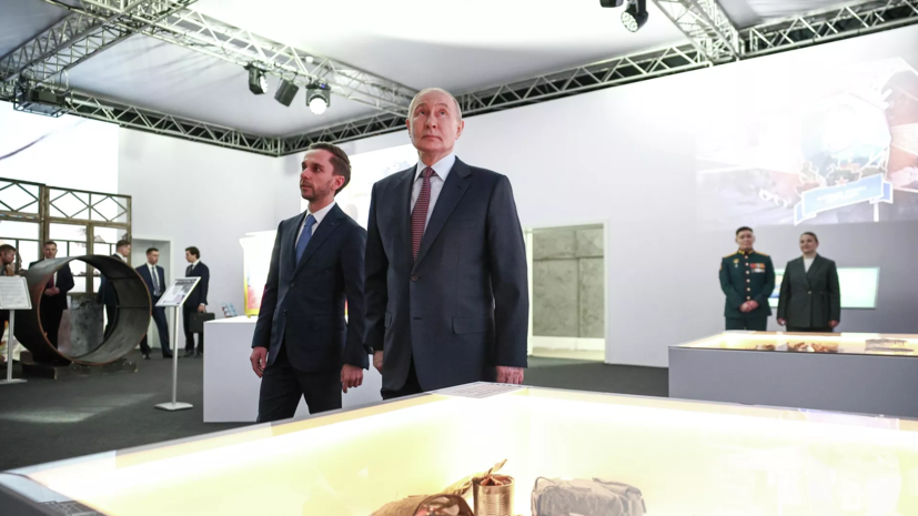 Путину показали макет фрагмента трубы, задействованной в операции «Поток»