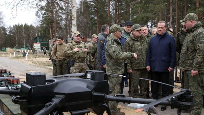 Медведев: БПЛА сковывают всю боевую активность в зоне боестолкновения