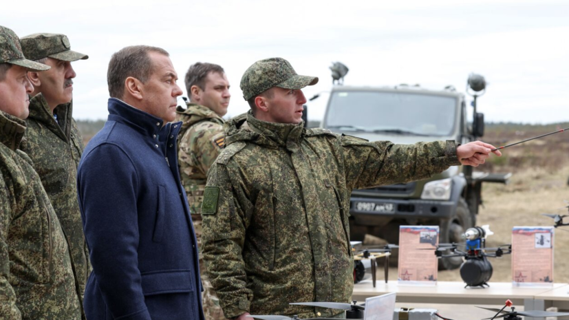 Медведев: в ближайшее время продолжится не просто гонка вооружений, а технологий