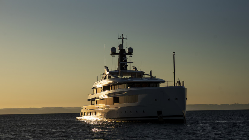 Силовики: жена главы Минобороны Украины купила яхту за €26 млн