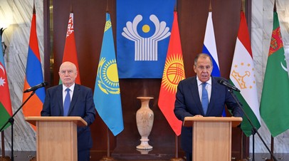 Лавров участвует в пресс-конференции по итогам заседания Совета министров иностранных дел СНГ