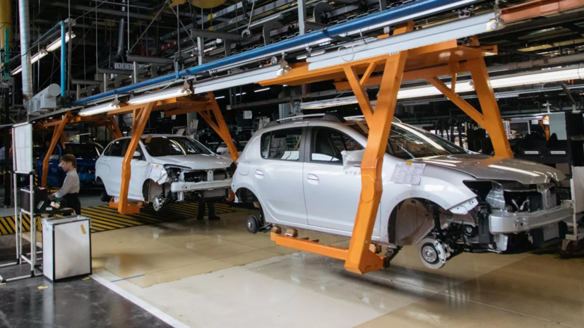 Продажи АвтоВАЗа в апреле выросли более чем на 4%