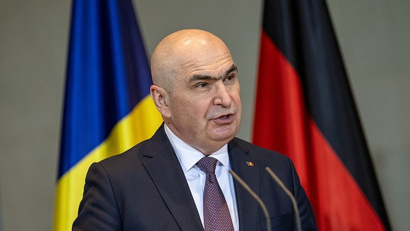 Парламент Румынии вынес вотум недоверия премьеру Боложану