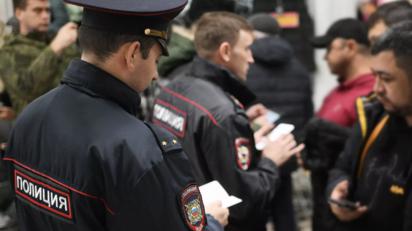 Из Челябинской области выдворили крупнейшую группу мигрантов с начала года
