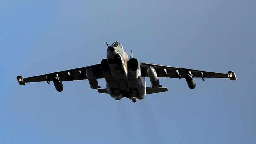 Самолёты Су-25 пролетели над Красной площадью в ходе парада Победы