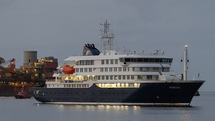 С круизного лайнера MV Hondius в Испании эвакуировали 94 человека