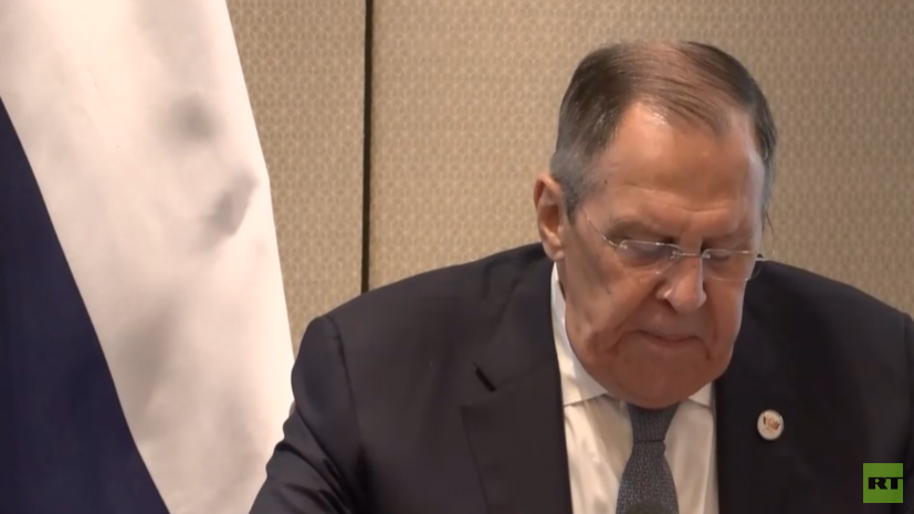 Лавров сделал замечание журналисту, мешавшему ему во время пресс-конференции