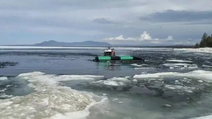 Пять человек погибли в результате опрокидывания аэролодки на Байкале