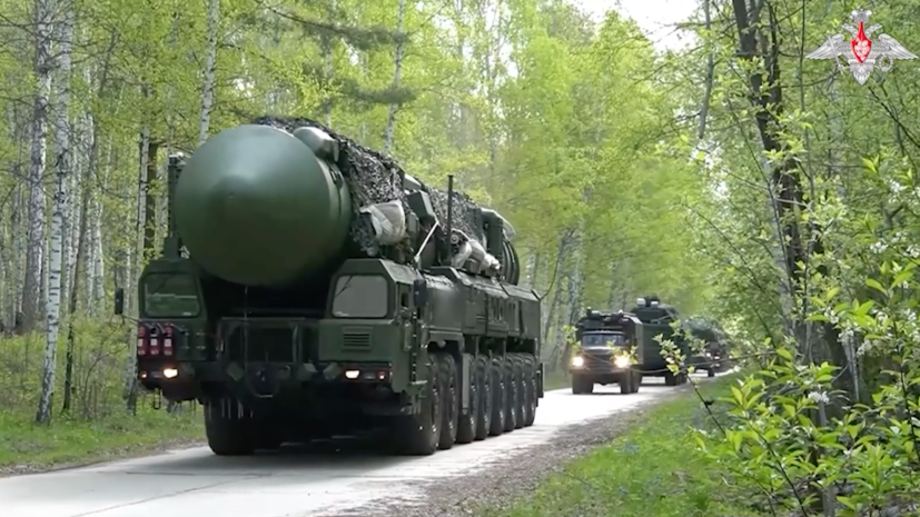 МО России показало кадры передвижения мобильного комплекса &laquo;Ярс&raquo; на учении