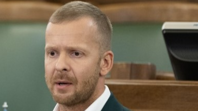 Депутата Рижской думы Росликова лишили мандата