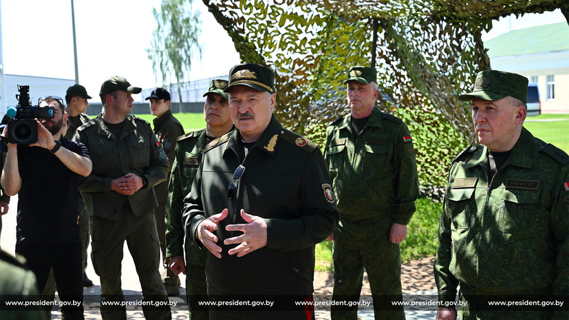 Лукашенко показали работу пусковой установки «Искандера-М»