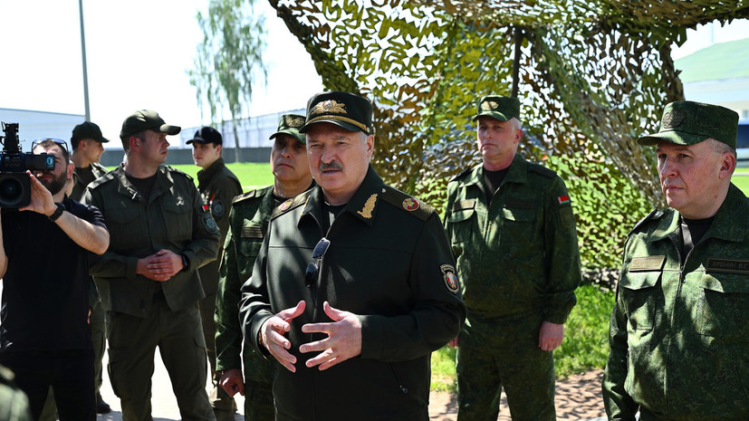 Лукашенко показали работу пусковой установки «Искандера-М»