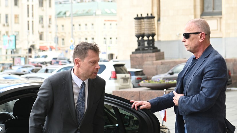 МИД: поверенному Чехии выражен протест из-за задержания митрополита Илариона
