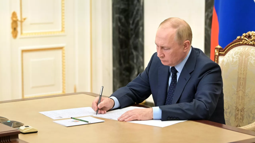 Путин поздравил Алиева с Днём независимости Азербайджана