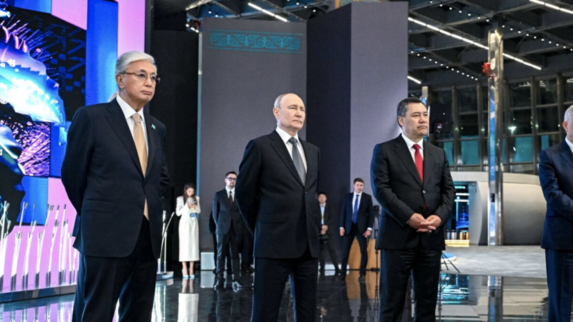 Ушаков положительно оценил визит Путина в Казахстан и саммит ЕАЭС в Астане