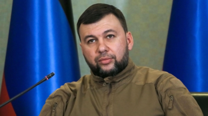 Глава ДНР наградил военных звёздами Героев у подножия Саур-Могилы