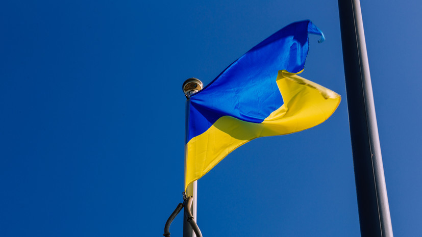 Украинский флаг сняли с ратуши в Люблине