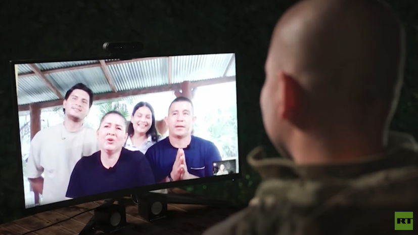 Съёмочная группа RT организовала телемост с родными колумбийского наёмника