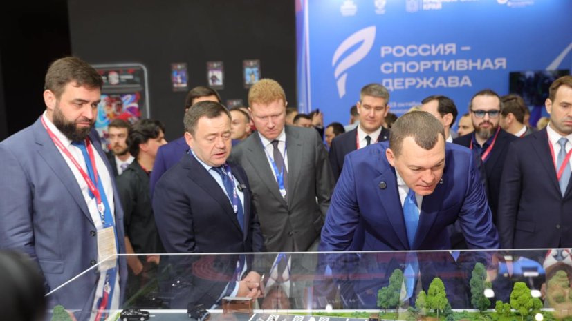 Фрадков представил Дегтярёву проект бесплатных беговых центров для любителей спорта