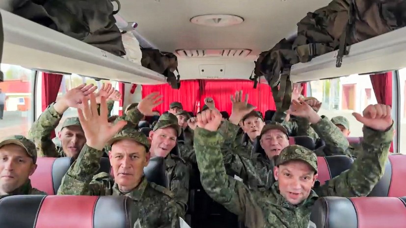 Самолёт с вернувшимися из плена российскими бойцами приземлился в Подмосковье
