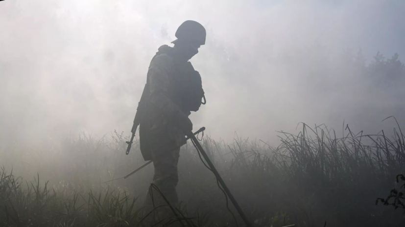 В Ленобласти сапёры обезвреживают взрывоопасные предметы на автодороге