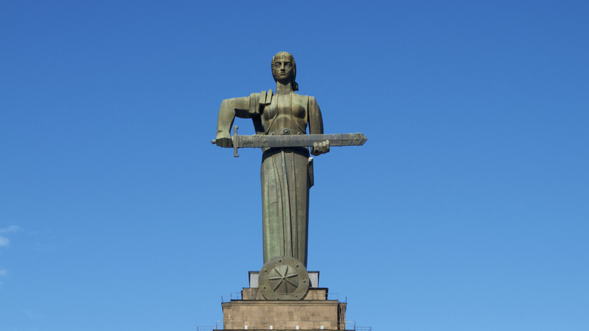 Посольство России выразило возмущение в связи с осквернением мемориала в Гюмри