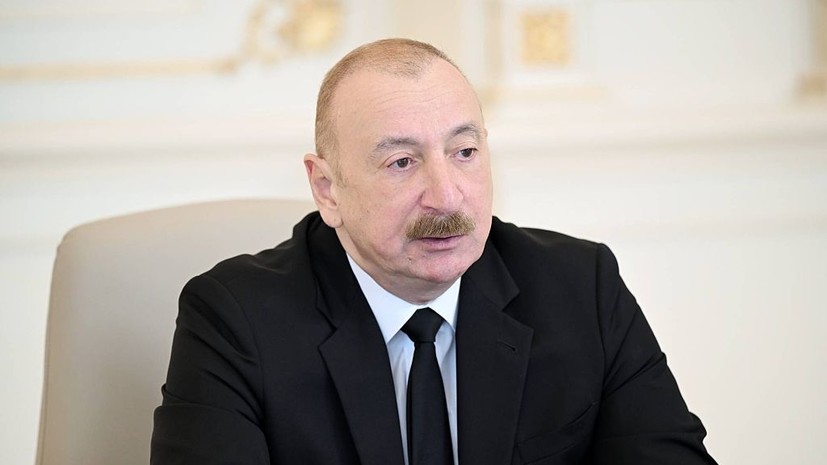 Президент Азербайджана Алиев поздравил Путина с Днём России