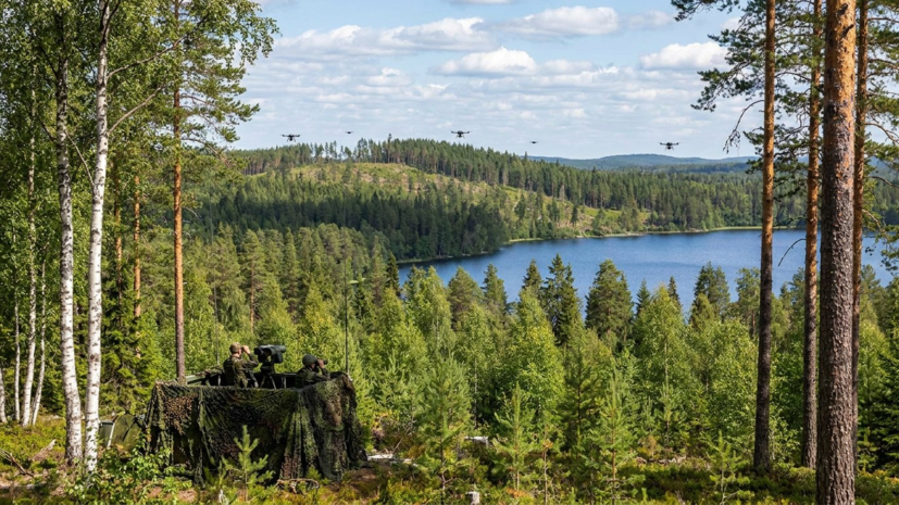 Yle: в Финляндии возник спор о выплате зарплат из-за угрозы беспилотников