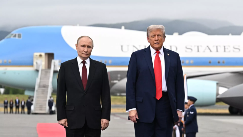 Ушаков: Трамп говорил с Путиным о союзничестве стран в годы Второй мировой войны