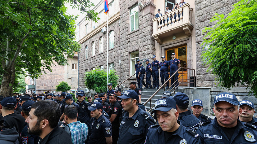Нарышкин назвал непростой ситуацию в Армении