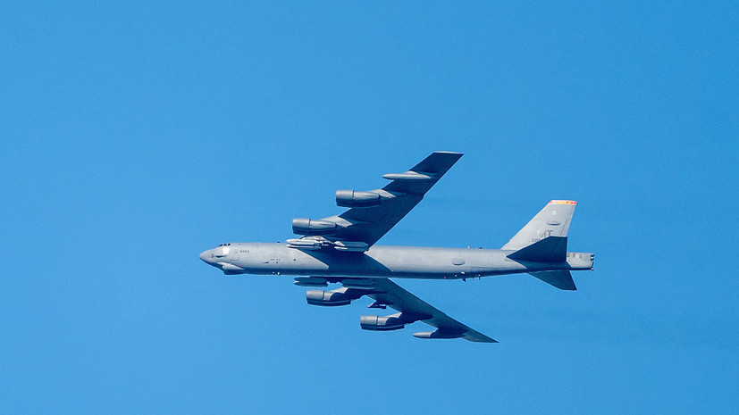 CNN: при крушении бомбардировщика B-52 в Калифорнии погибли восемь человек