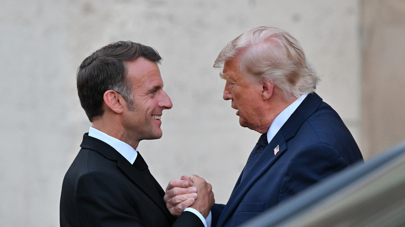 Трамп и Макрон поборолись на руках при встрече в Версале