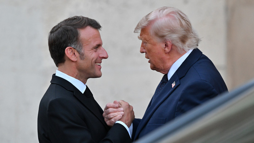 Трамп и Макрон поборолись на руках при встрече в Версале