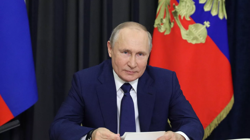 Путин присвоил звание заслуженного художника скульптору Зейналову