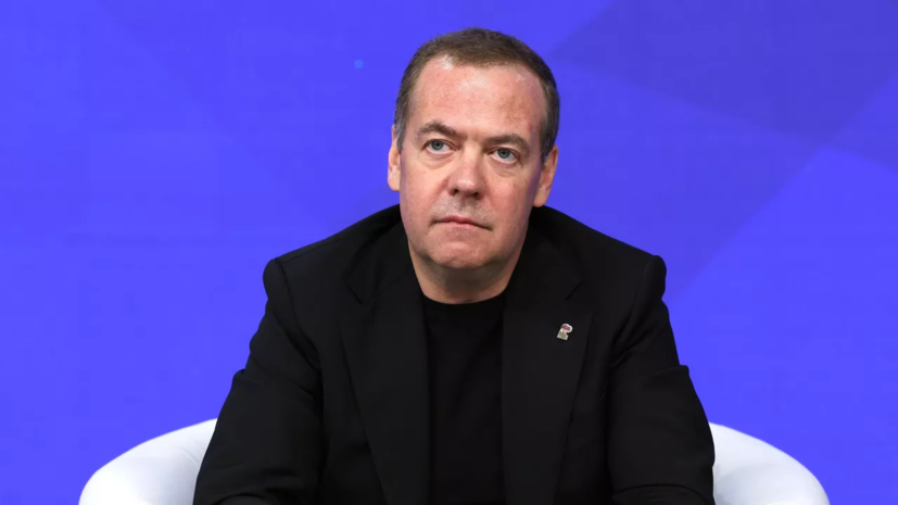 Медведев: экс-президенты Украины возвратом орденов признали себя нацистами
