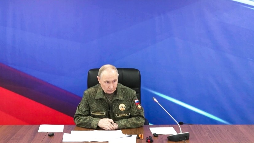 Опубликованы кадры посещения Путиным командного пункта группировки войск